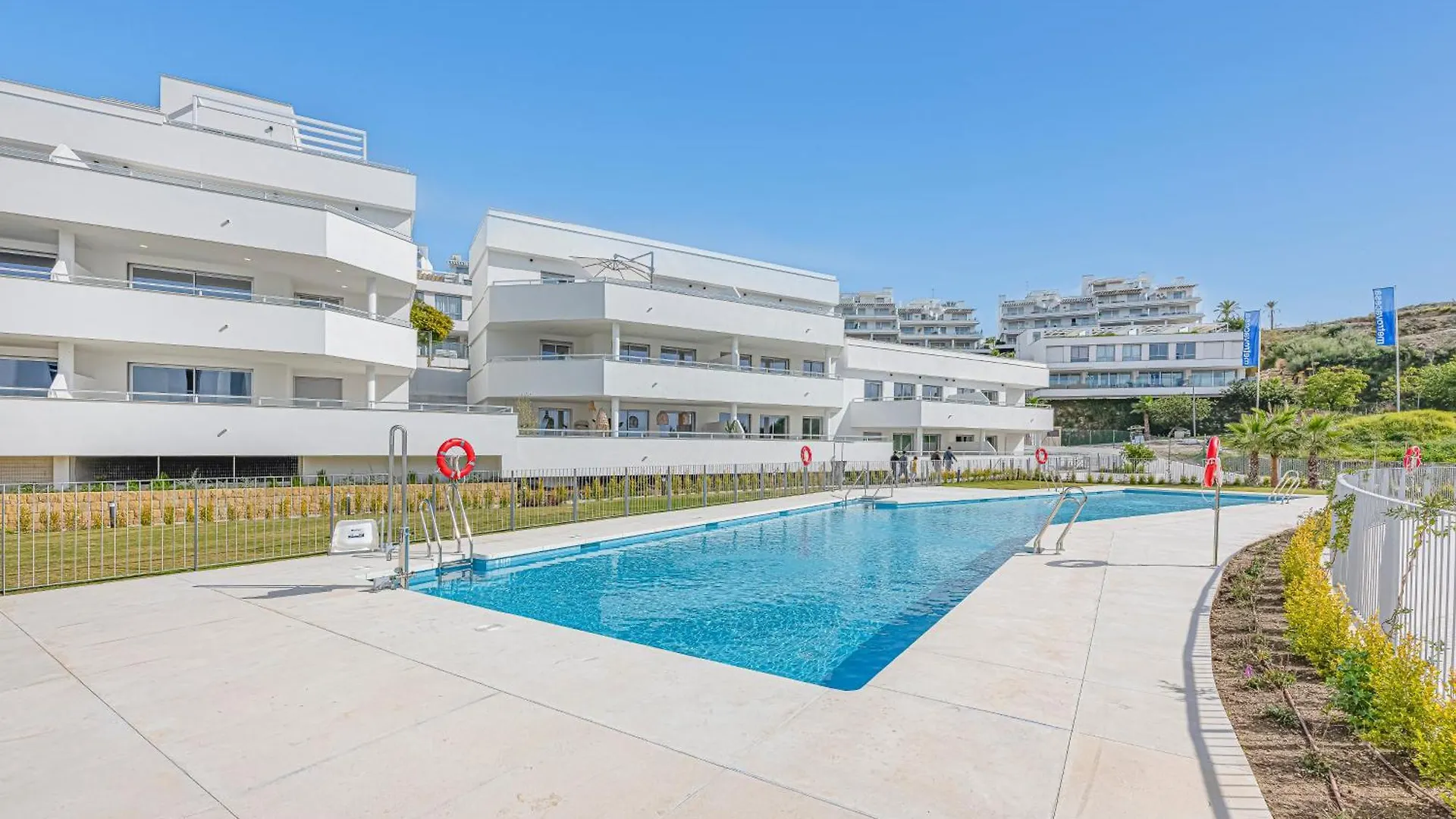 Magnificent 3 Bedroom Apartment With Pool, Terrace And Parking Estepona 0*,