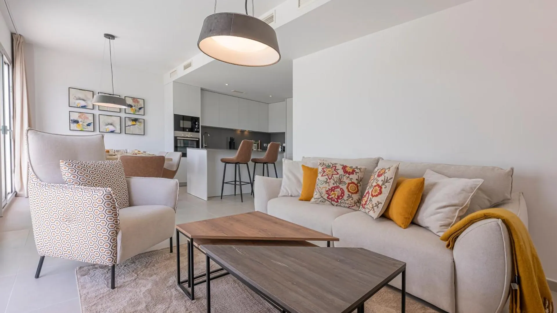 Magnificent 3 Bedroom Apartment With Pool, Terrace And Parking Estepona 0*,  Hiszpania