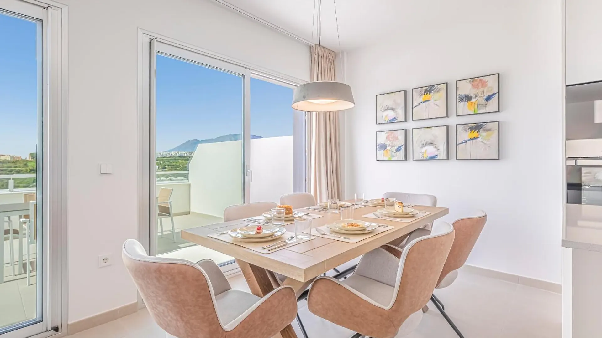 Magnificent 3 Bedroom Apartment With Pool, Terrace And Parking Estepona Spain