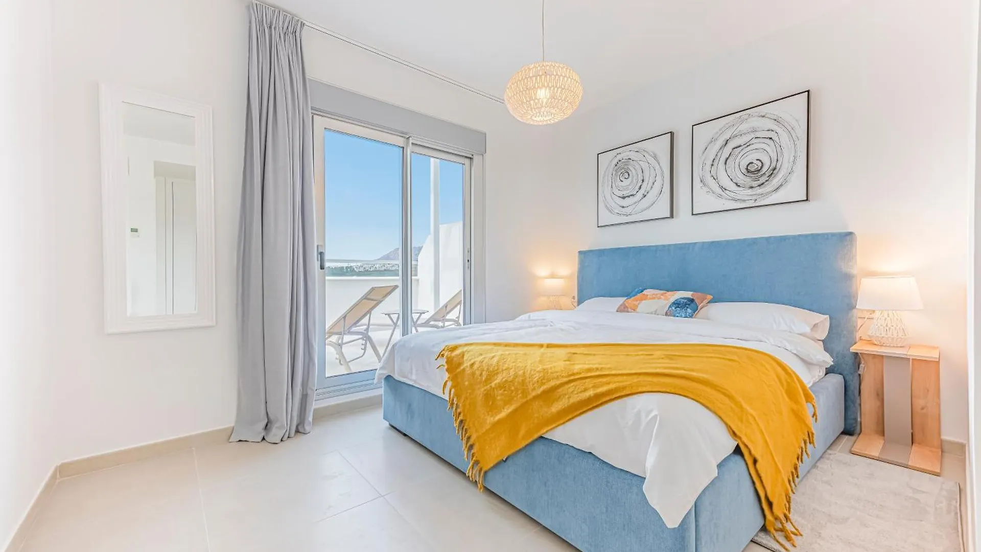 Magnificent 3 Bedroom Apartment With Pool, Terrace And Parking Estepona